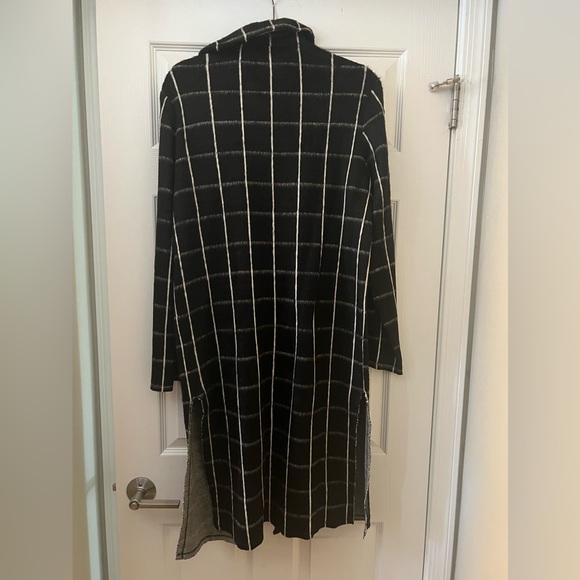 Michael Stars Women’s Plaid long sleeve high slit coat - SZ L - Picture 2 of 4